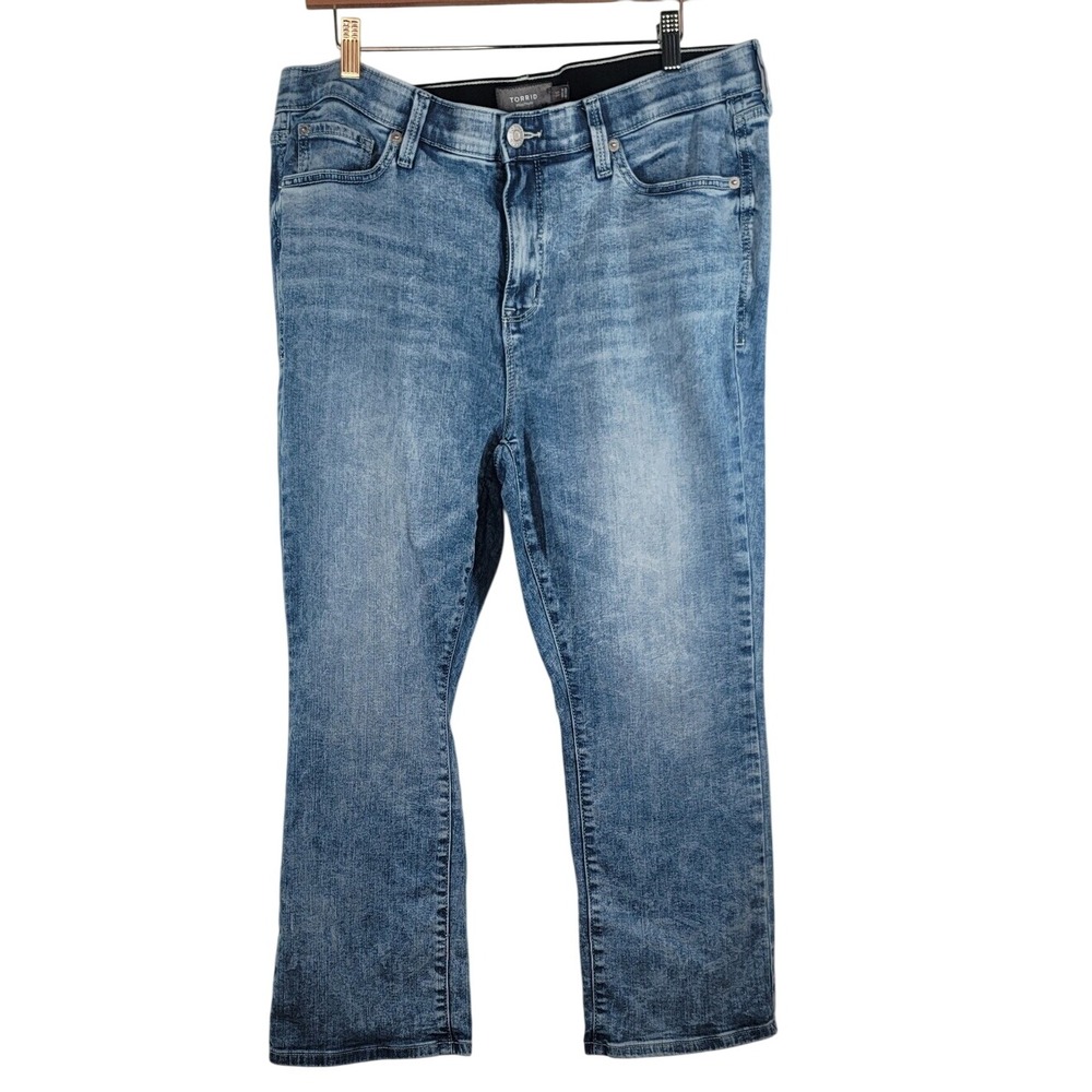 Torrid Light Wash Blue Denim  Crop Jeans